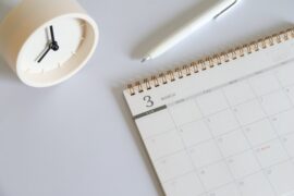 葬儀の一般的な日程の決め方や注意点