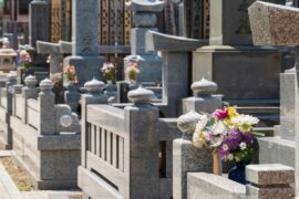 納骨はどのように行うの？時期や流れ、必要なものを解説